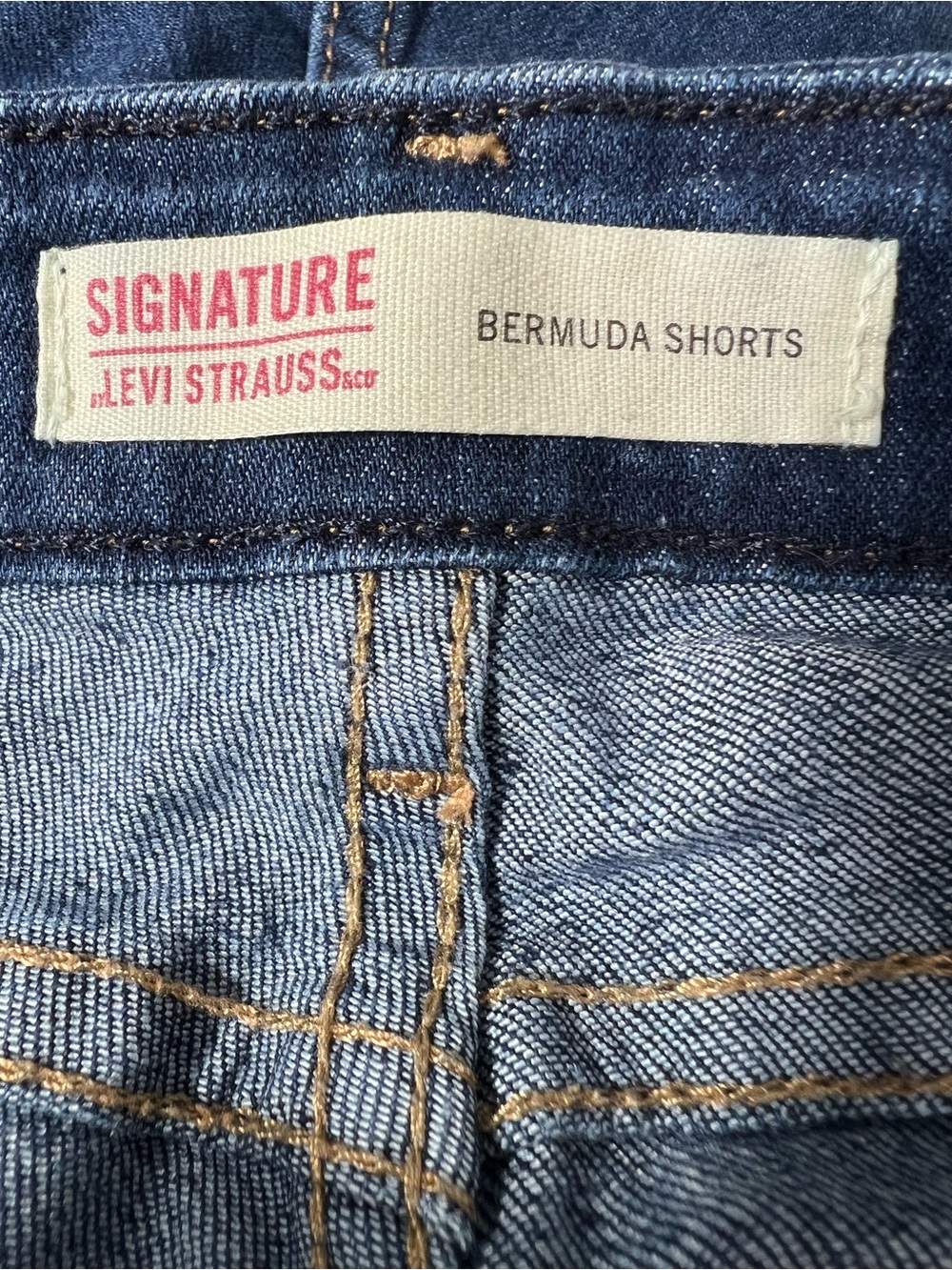 Signature by Levi Strauss & Co. Women’s Denim Bermuda Shorts – Size 12 - Picture 4 of 7